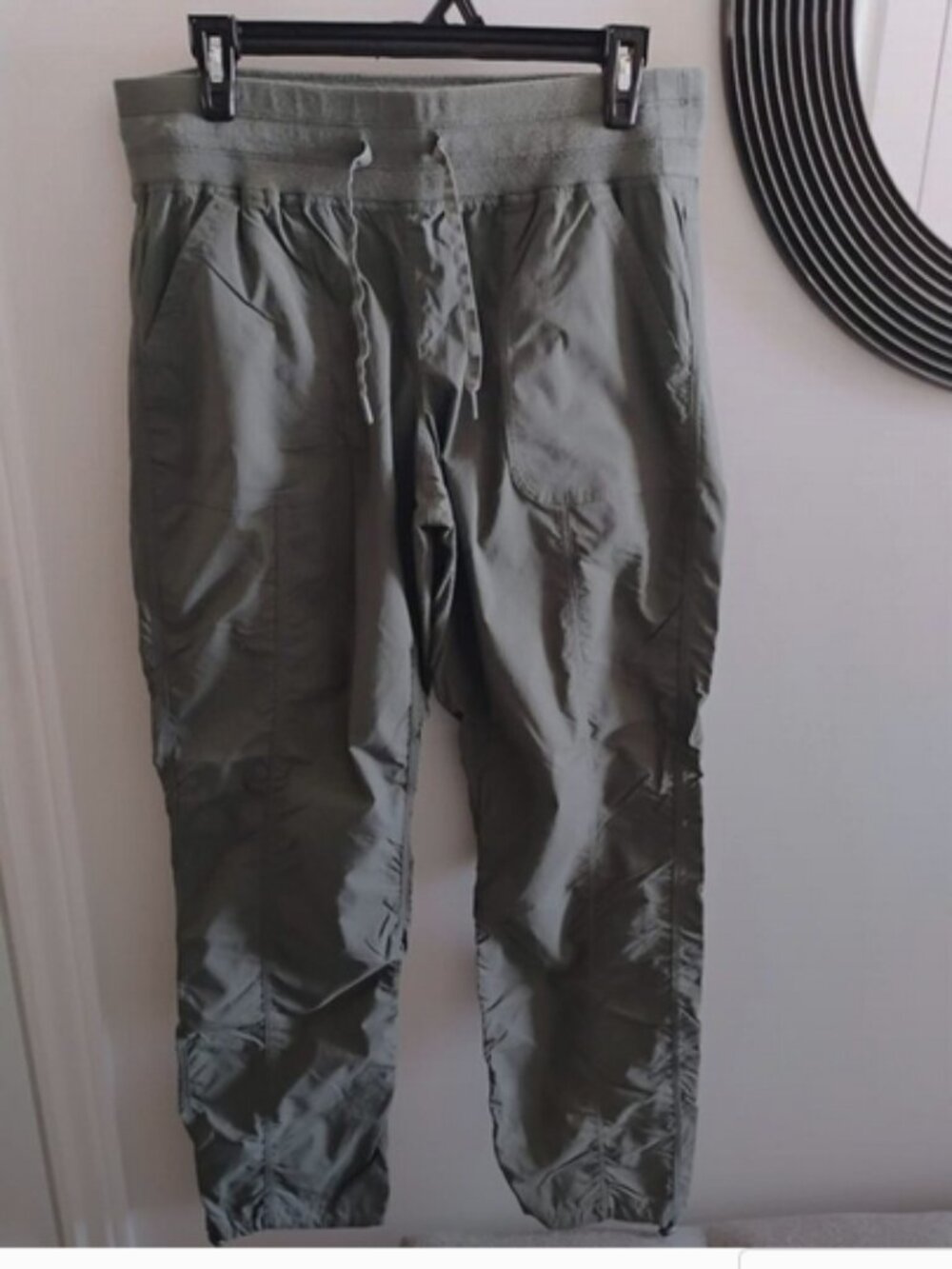 Shambhala Woven Ease Tapered Pants Size Large-Green